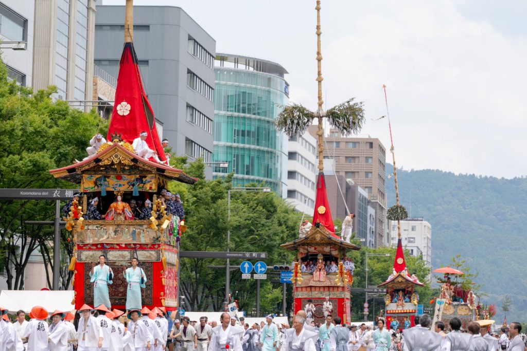 写真：祇園祭の巡航の様子